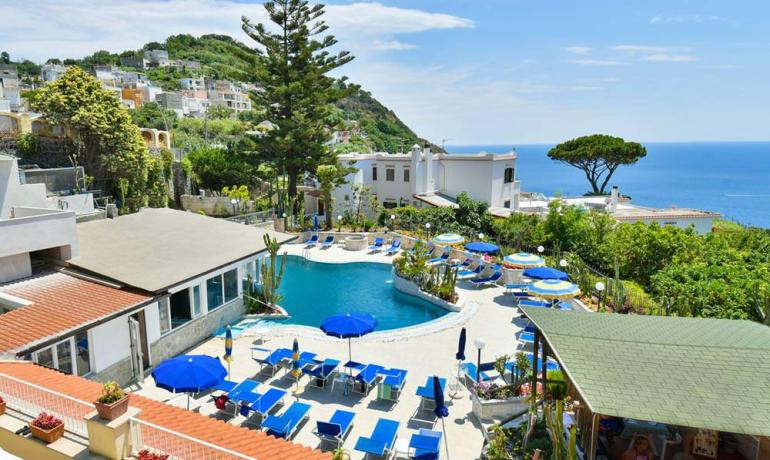 Vacanza Lastminute Ottobre Ischia Hotel Saint Raphael Terme Panorama Trattamenti e Soggiorno vicino alla spiaggia